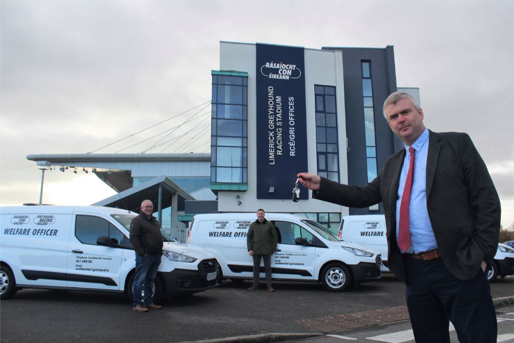 As he welcomes additional Welfare Officers to the team and a doubling of RCÉ Welfare Officer Inspections in 2022, Greyhound Racing Ireland / Rásaíocht Con Éireann Director of Regulation Pat Herbert proudly hands over the keys to 3 new fleet vans which will be used by Welfare Officers throughout Ireland.